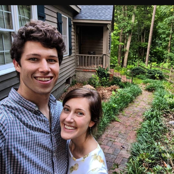 Meet your Posher, Carolott's Closet - Picture 2 of 2